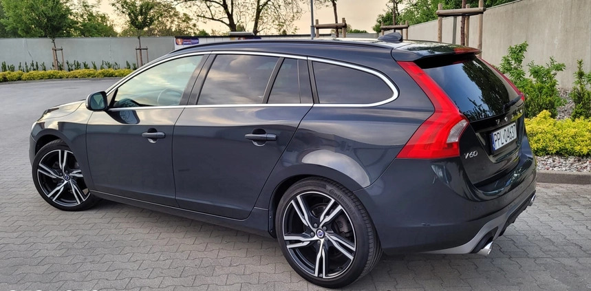 Volvo V60 cena 72900 przebieg: 165000, rok produkcji 2017 z Pleszew małe 137